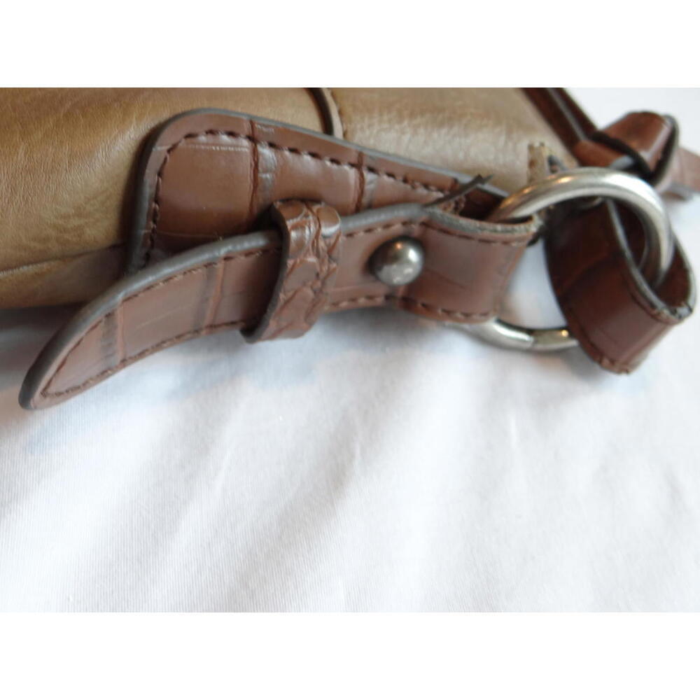 Brown Leather Women's Crossbody Bag with Multiple Zippered‎ Compartments - Picture 4 of 8